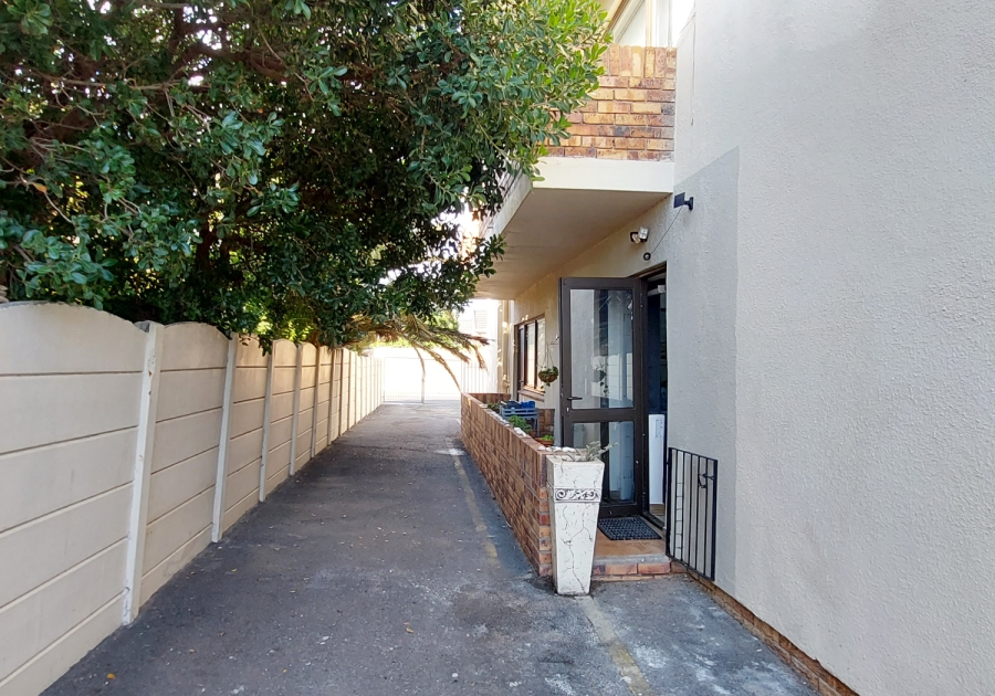 2 Bedroom Property for Sale in Gordons Bay Village Western Cape